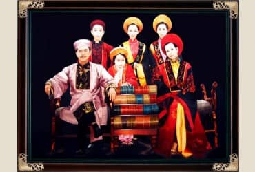 Tác phẩm chân dung thêu tay: GIA ĐÌNH XQ