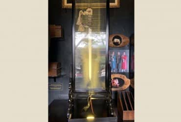 Đền: DANH DỰ LÀ VÔ TẬN