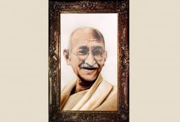 CHÂN DUNG MAHATMA GANDHI