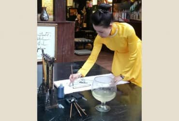 NGƯỜI ĐIÊU KHẮC TỪ NGỮ